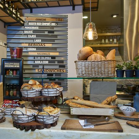 Hotel 100 Luxury Suites By Preferred Bogotá Eksteriør billede A typical display at a Spanish bakery