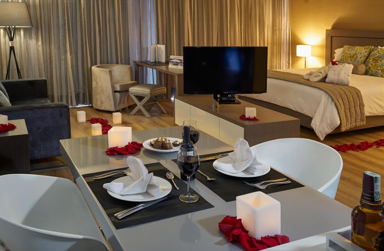 Hotel 100 Luxury Suites By Preferred Bogotá Eksteriør billede A suite at the hotel