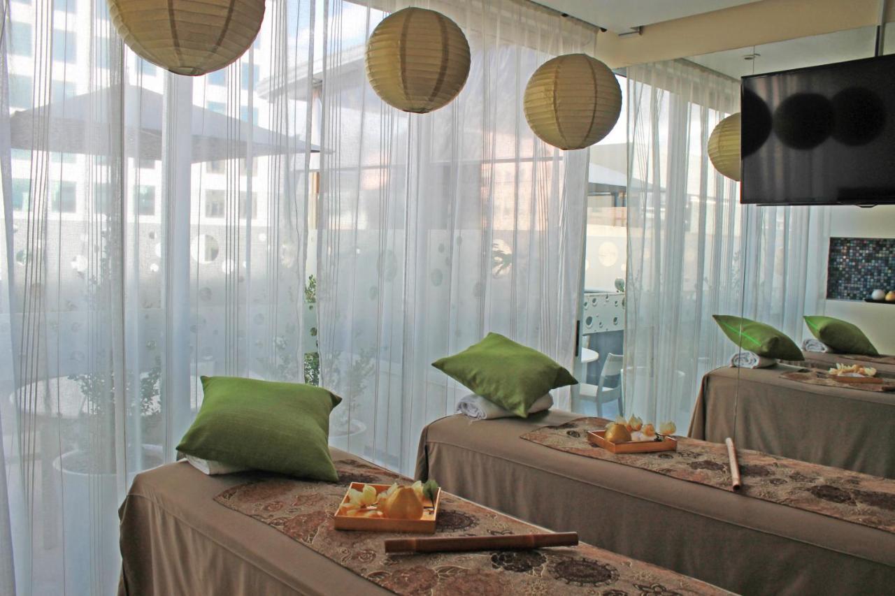 Hotel 100 Luxury Suites By Preferred Bogotá Eksteriør billede The interior of the restaurant