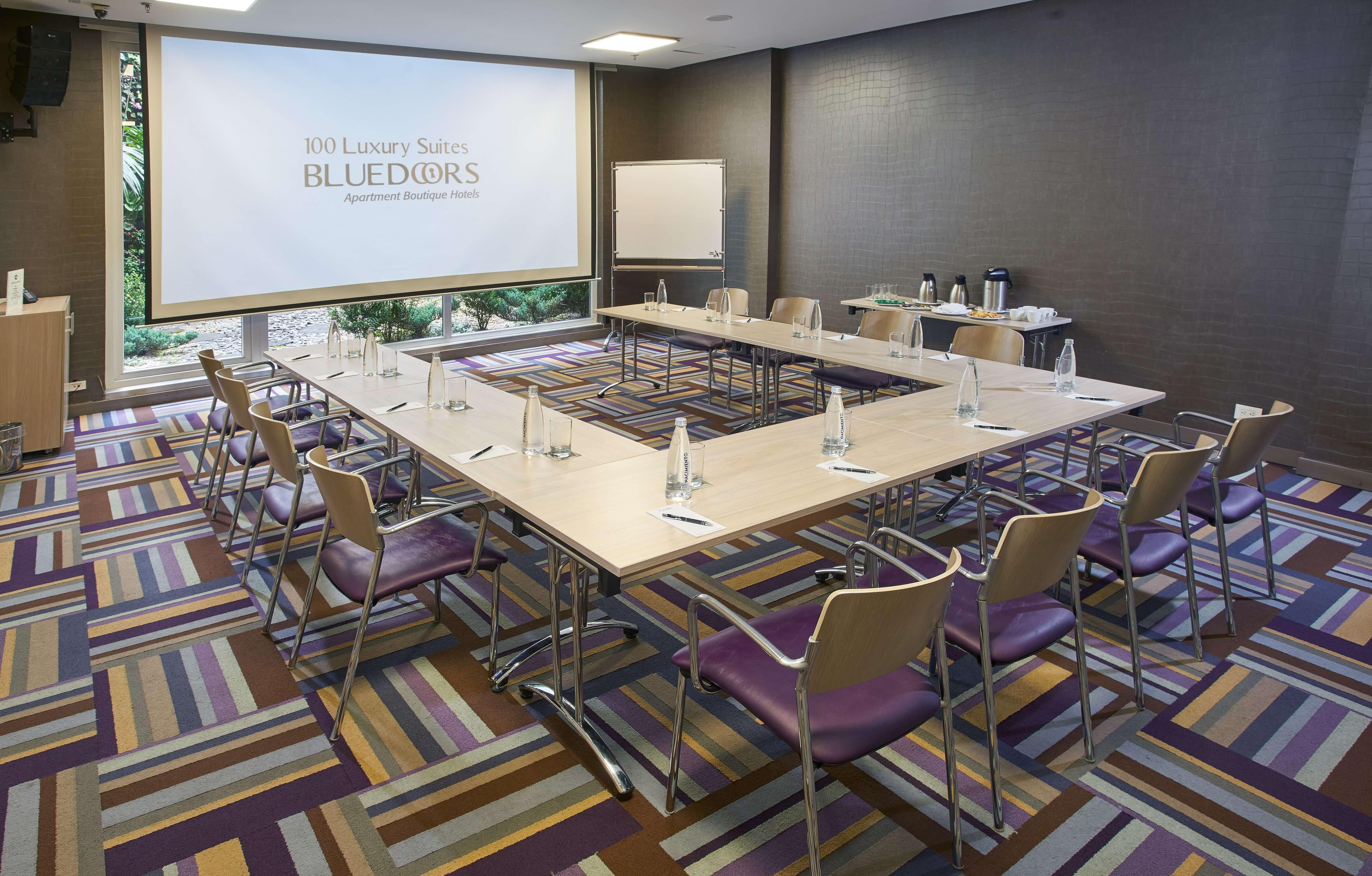 Hotel 100 Luxury Suites By Preferred Bogotá Eksteriør billede Meeting room