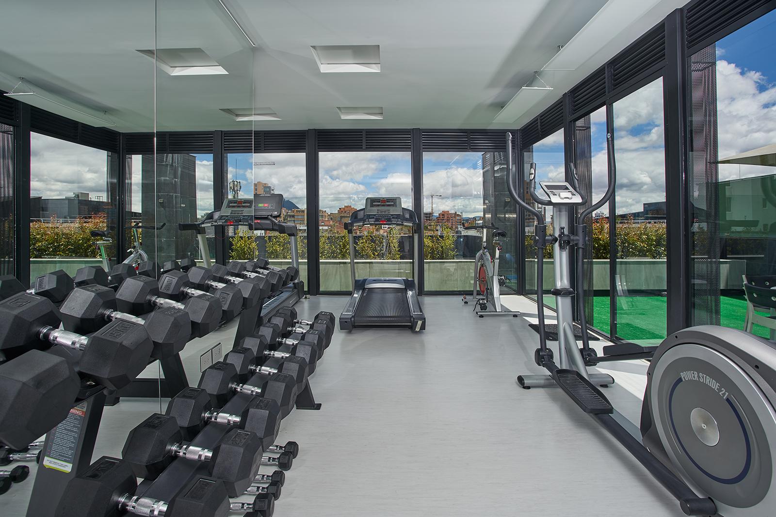 Hotel 100 Luxury Suites By Preferred Bogotá Eksteriør billede The gym at the top of the building