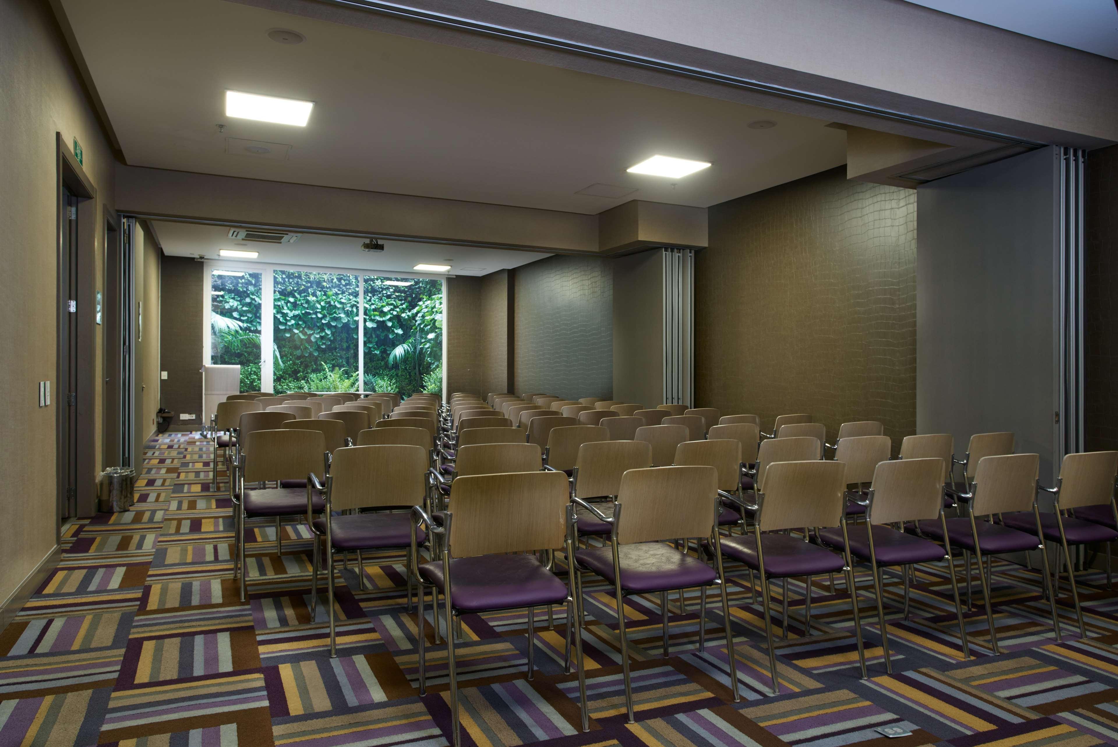 Hotel 100 Luxury Suites By Preferred Bogotá Eksteriør billede A meeting room at the hotel