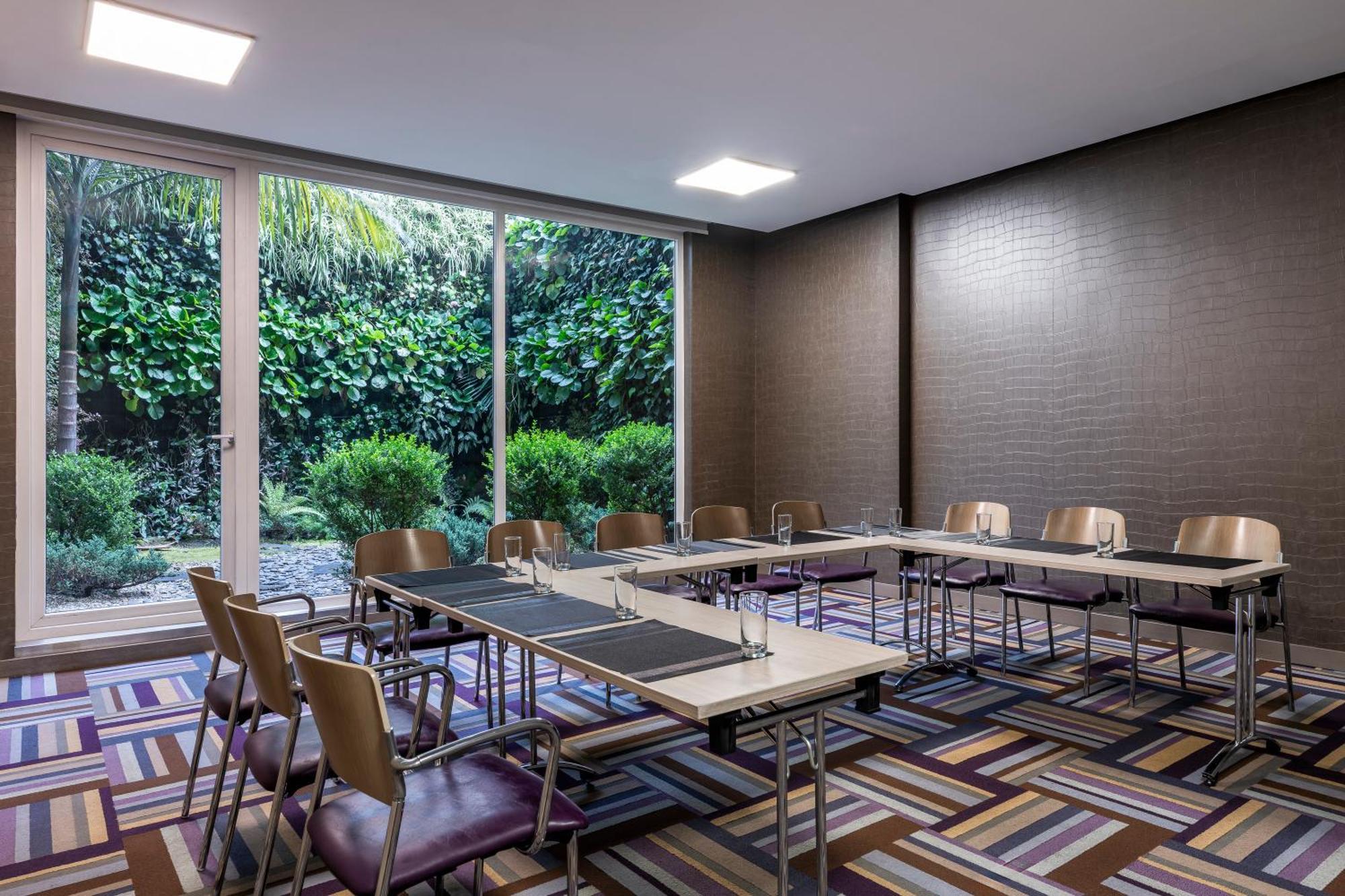 Hotel 100 Luxury Suites By Preferred Bogotá Eksteriør billede Meeting room